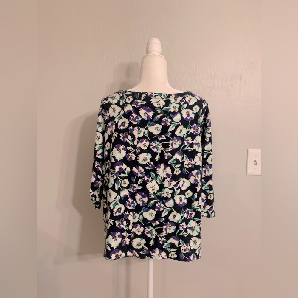 Croft & Barrow Green and Pink 3/4 Sleeve Boxy Blouse - Picture 3 of 4
